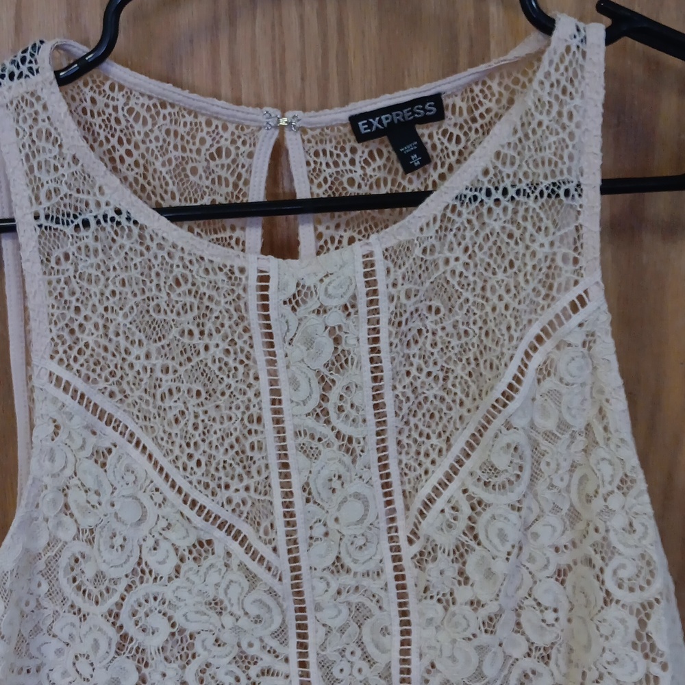 Express Lace Top - Picture 3 of 4